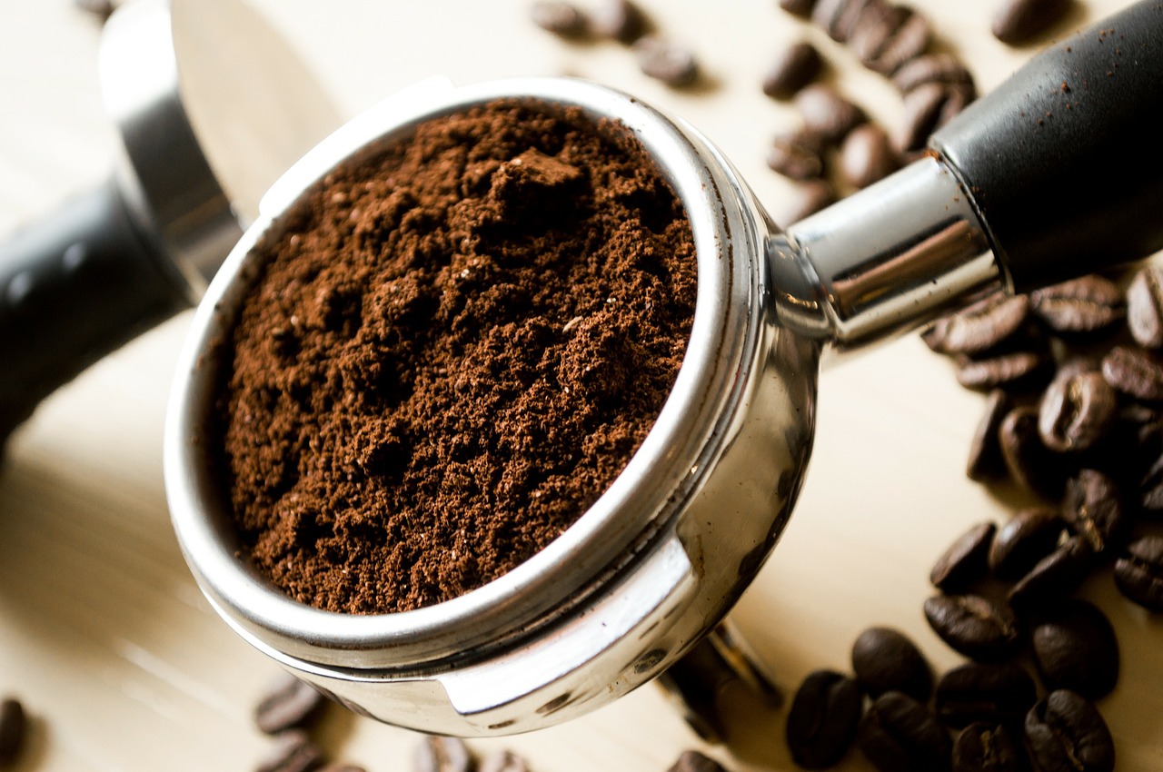 10 Useful Hacks To Repurpose Old Coffee Beans